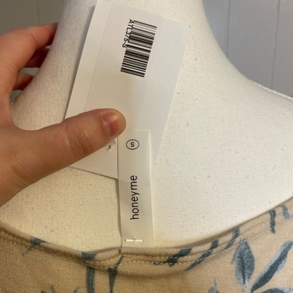 Honeyme Floral Dolman Sleeve Top NWT - Picture 6 of 11